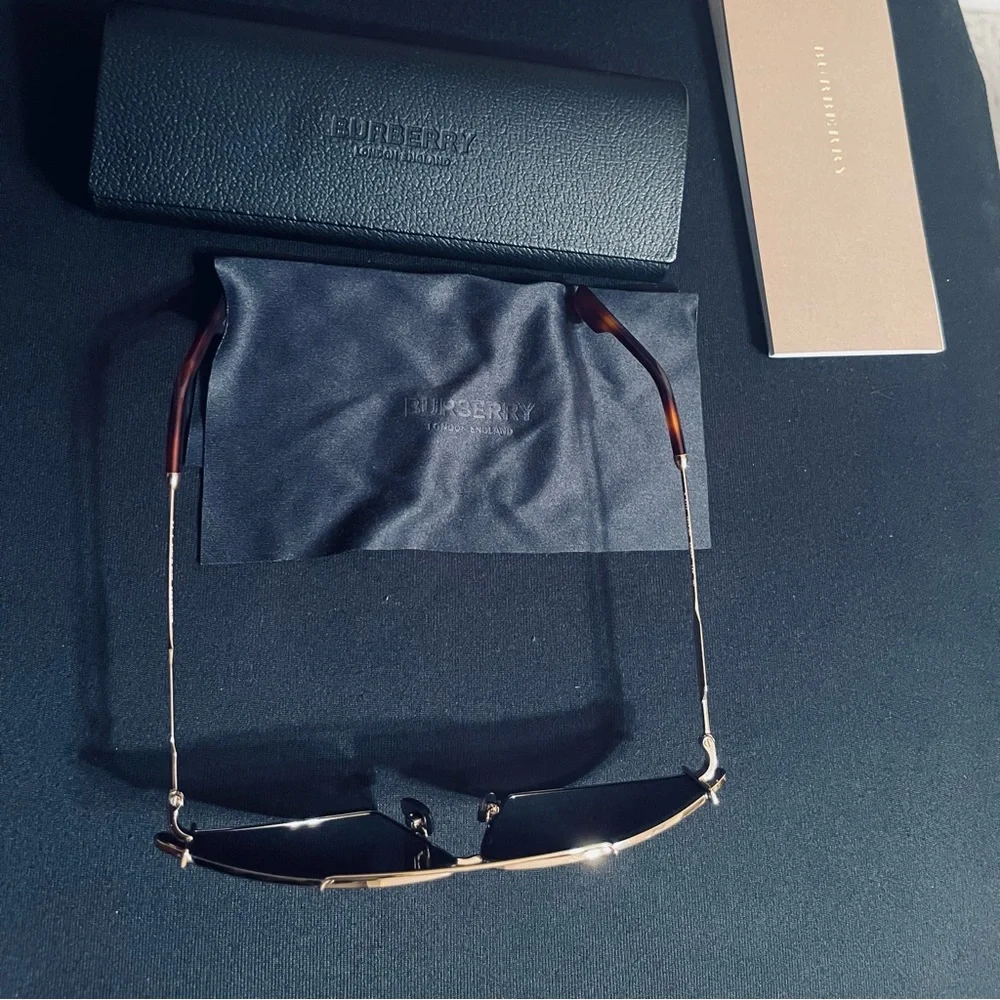 🔥🔥🔥Burberry Sunglasses 68MM - Picture 10 of 16